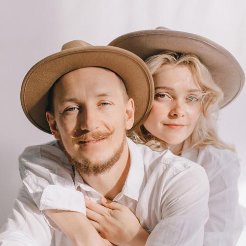 Wedding couple portrait for the Dreamwood pricing page