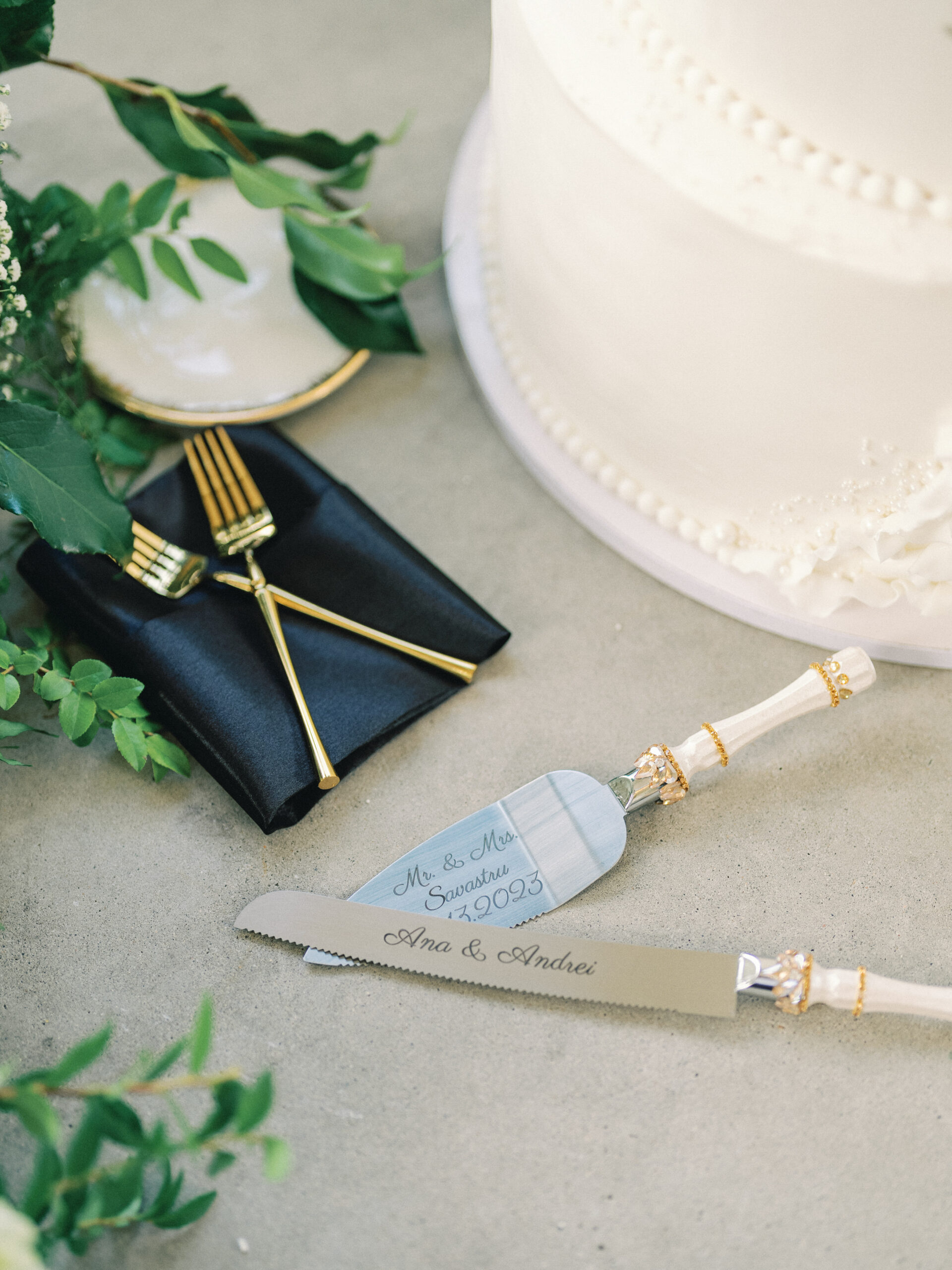 Cake stationery and reception detail flat lay