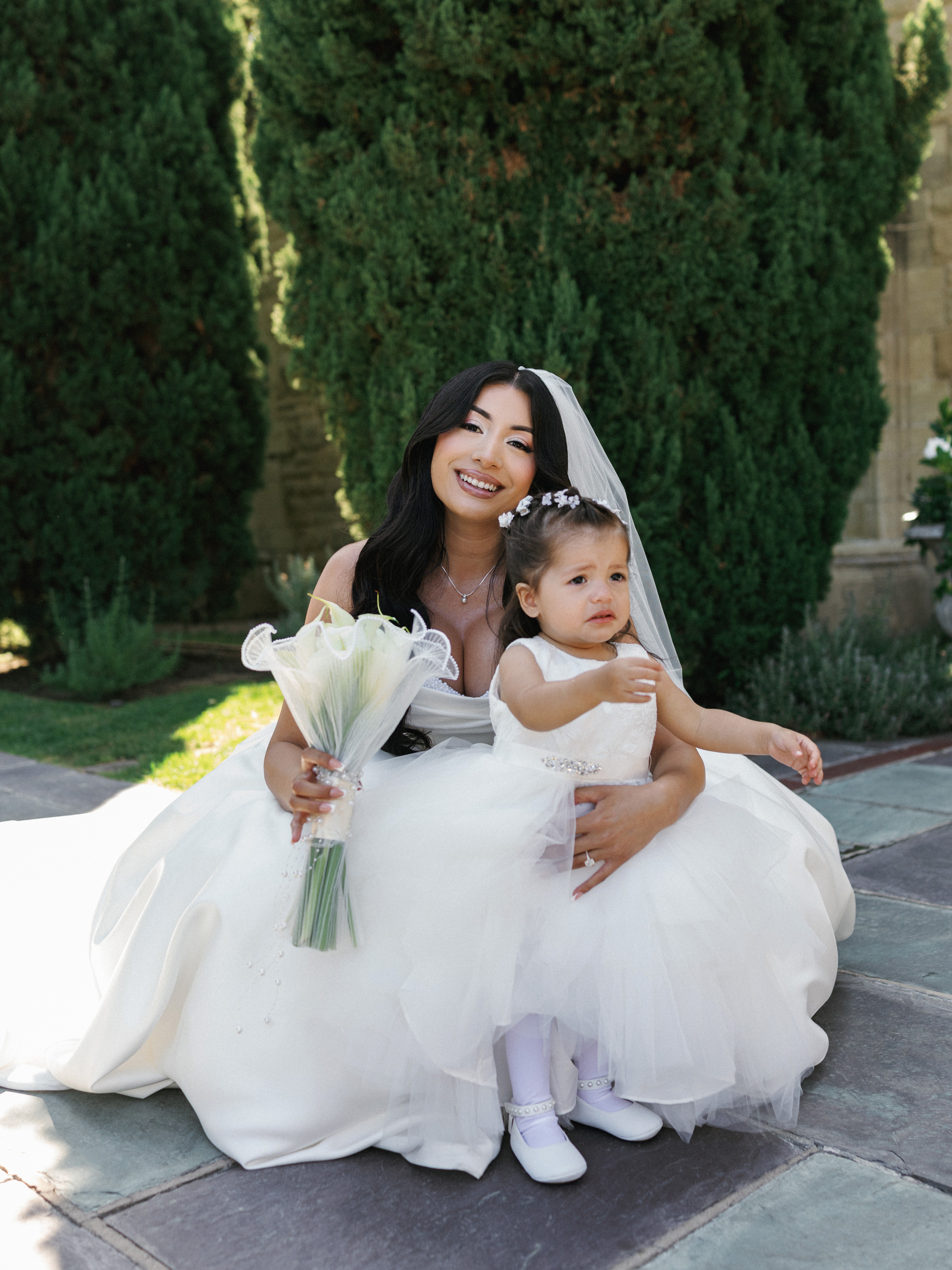 Sweet family wedding moments featuring a luxury calla lily bouquet
