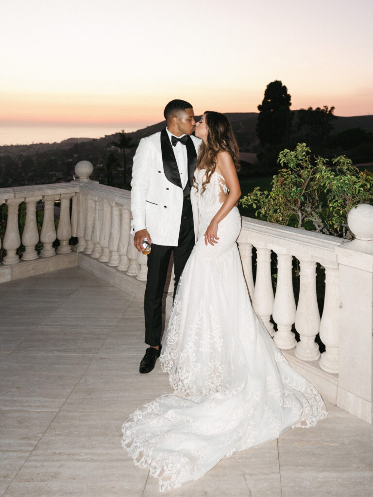 sunset wedding photo, laguna beach wedding location