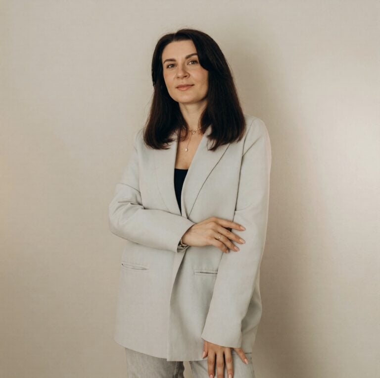 Yuliia Zablotska: Bridal Hairstylist and Educator vendor profile image